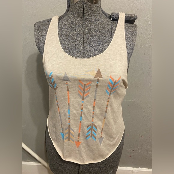 Womens Bear Dance Racer back Tank Top With Arrows Sz Small - Picture 8 of 9